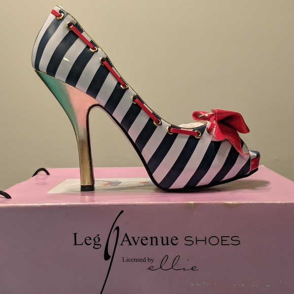Navy & White Sailor Heel - Picture 1 of 3
